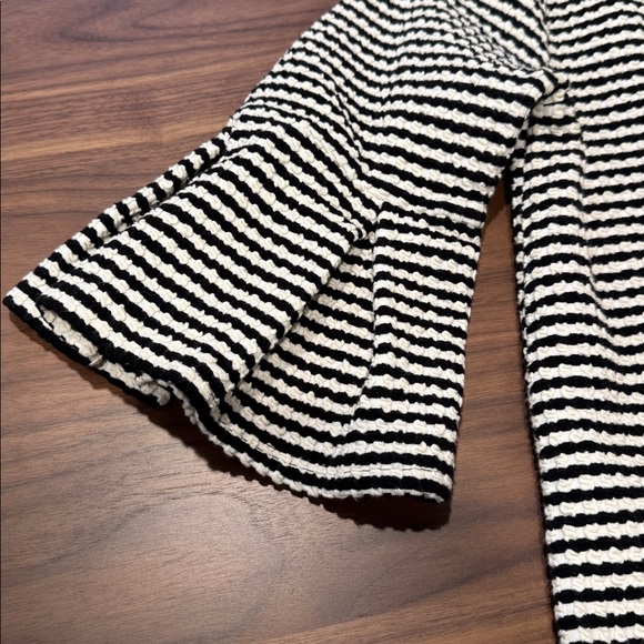 Green Envelope top - Picture 3 of 5